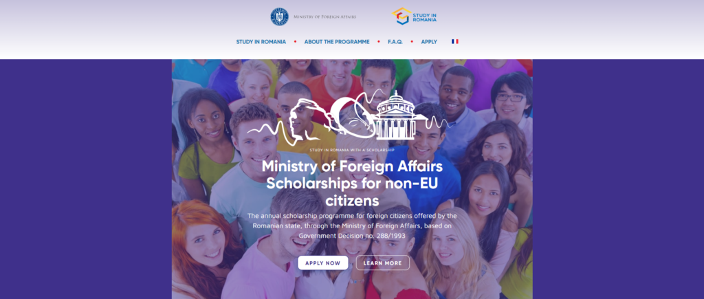 تعد الخطوة الأساسية في التقديم على منحة رومانيا هي الدخول إلى الموقع الرسمي المخصص للمنح الدراسية، ثم النقر على خيار "Apply Now".